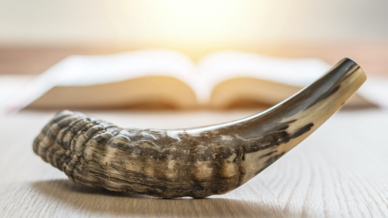 Exploring-the-Sacred-Tradition-of-the-Shofar-A-Symbol-of-Rosh-Hashanah-infopulselive