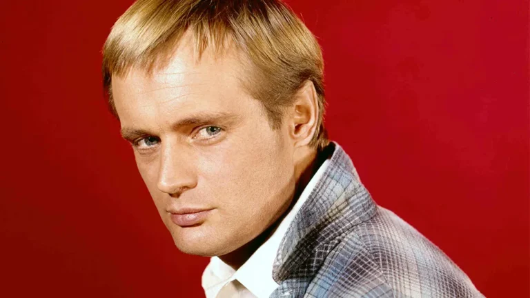 Remembering-David-McCallum-A-Legendary-Career-in-Film-and-Television-infopulselive.jpg