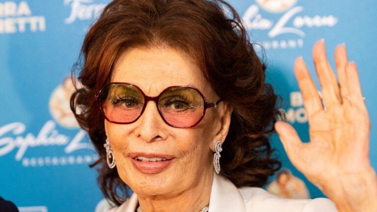 Sophia-Loren-Hospitalized-After-Home-Accident-Latest-Updates-on-the-Italian-Icons-Recovery-infopulselive
