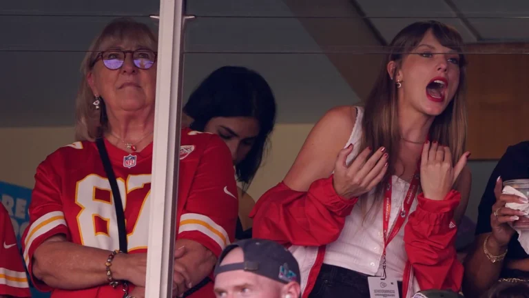 Taylor-Swift-Spotted-at-Chiefs-Game-with-Travis-Kelces-Mother-Romance-Rumors-Ignite-infopulselive.jpg