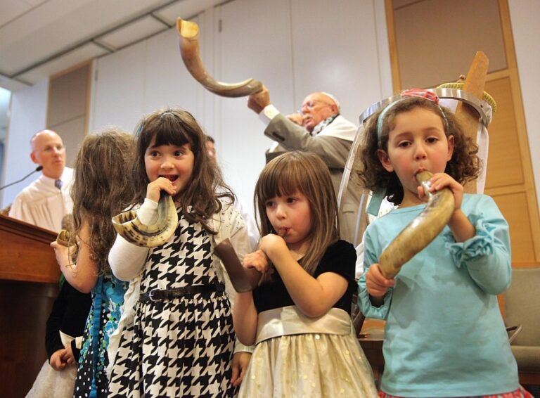 Unlocking-the-Essence-of-Yom-Kippur-A-Comprehensive-Guide-infopulseline-2