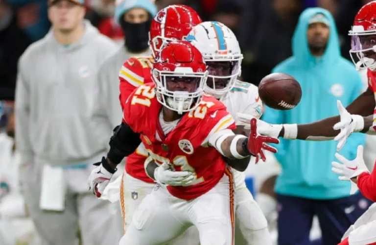 Kansas City Chiefs’ Defense Dominates Dolphins: A Game-Changing Performance