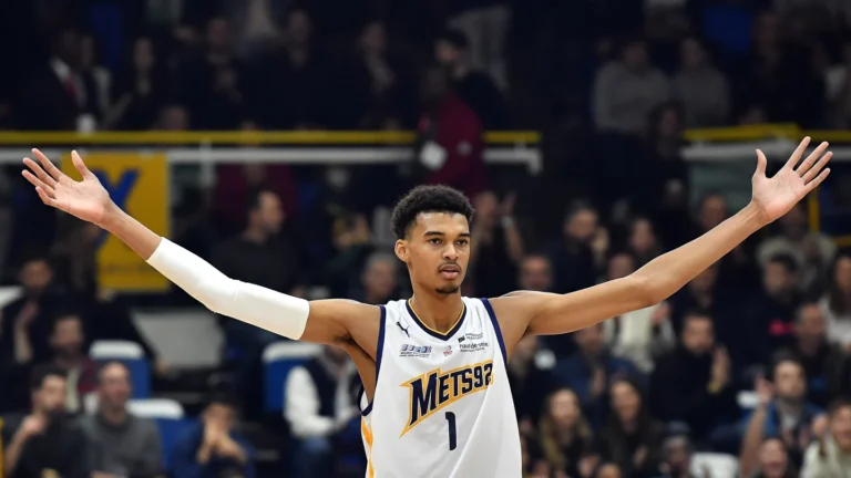 San Antonio Spurs’ Rookie Sensation Victor Wembanyama Shines in a 132-121 Victory Over Phoenix Suns