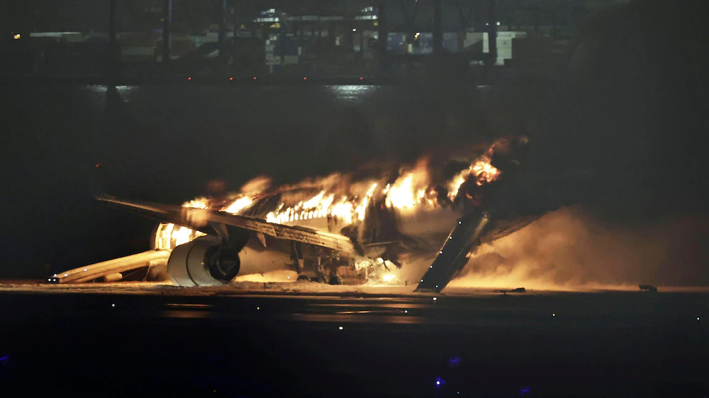 Harrowing-Collision-at-Tokyos-Haneda-Airport-5-Dead-in-Plane-Crash-379-Miraculously-Survive-infopulselive.jpg